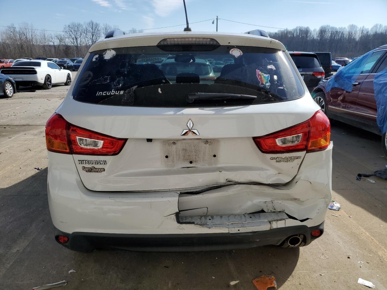 2015 Mitsubishi Outlander - Image 6