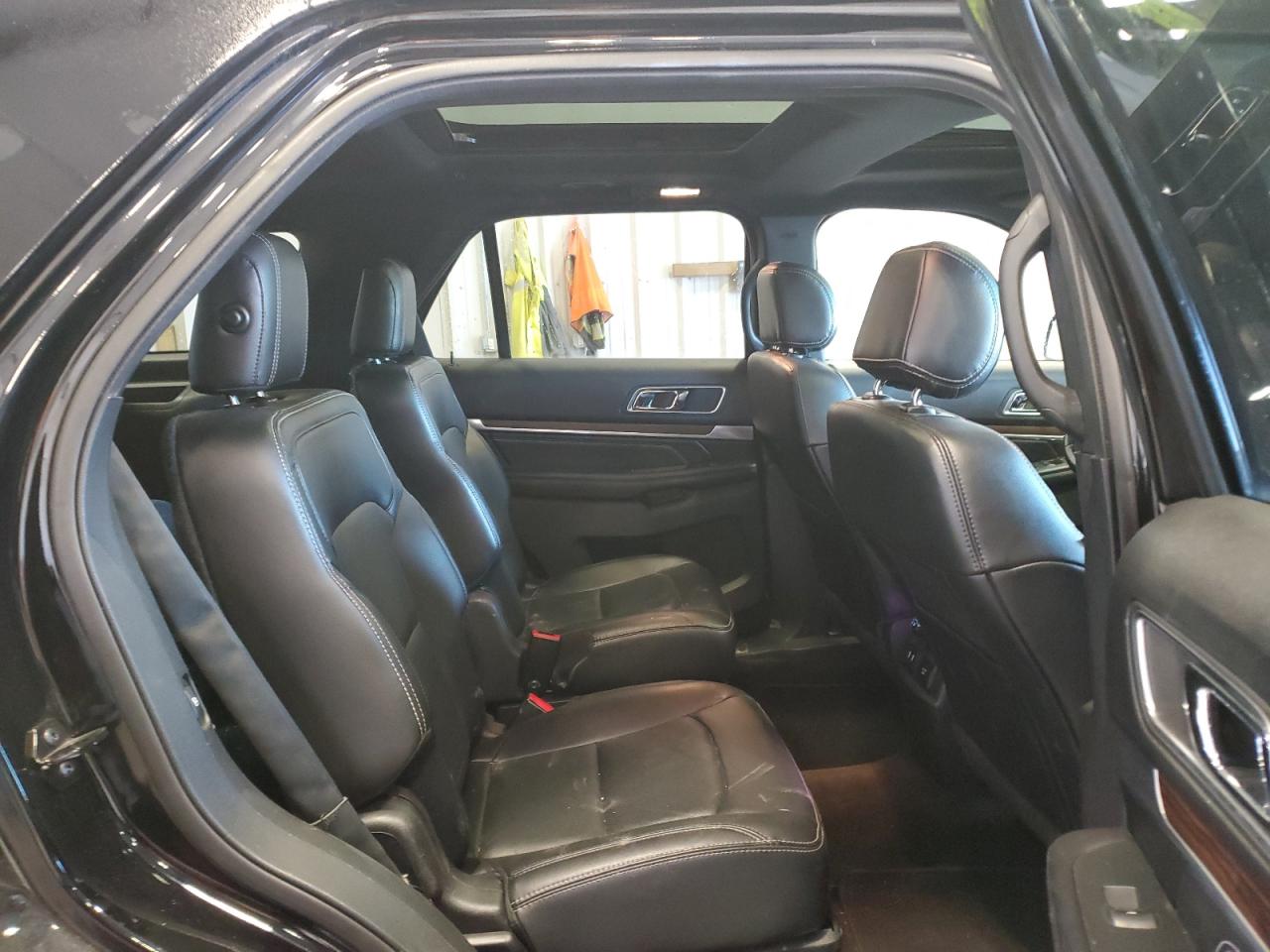 2016 Ford Explorer - Image 11