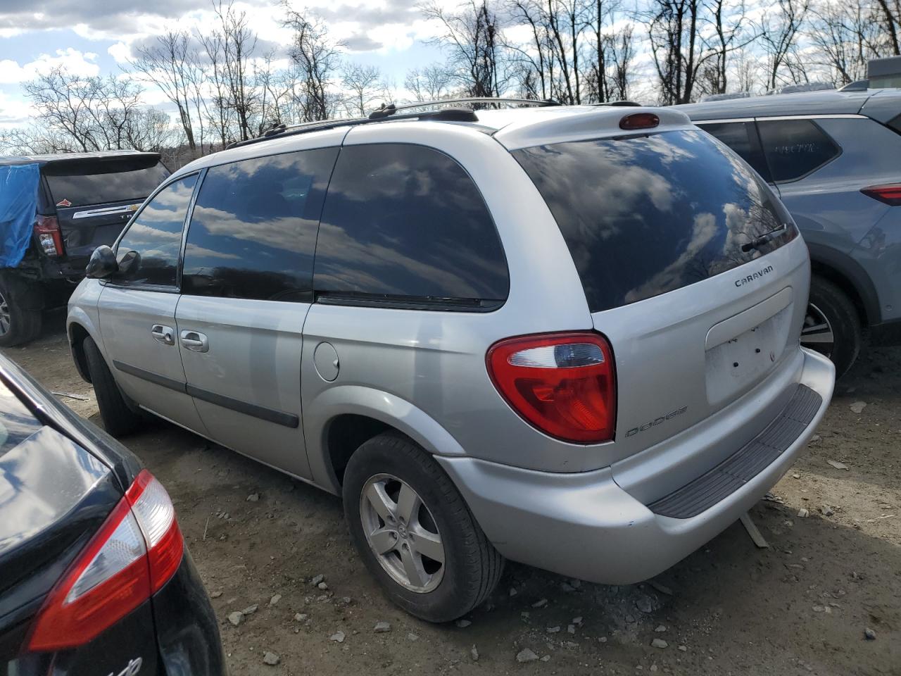 2005 Dodge Caravan - Image 2