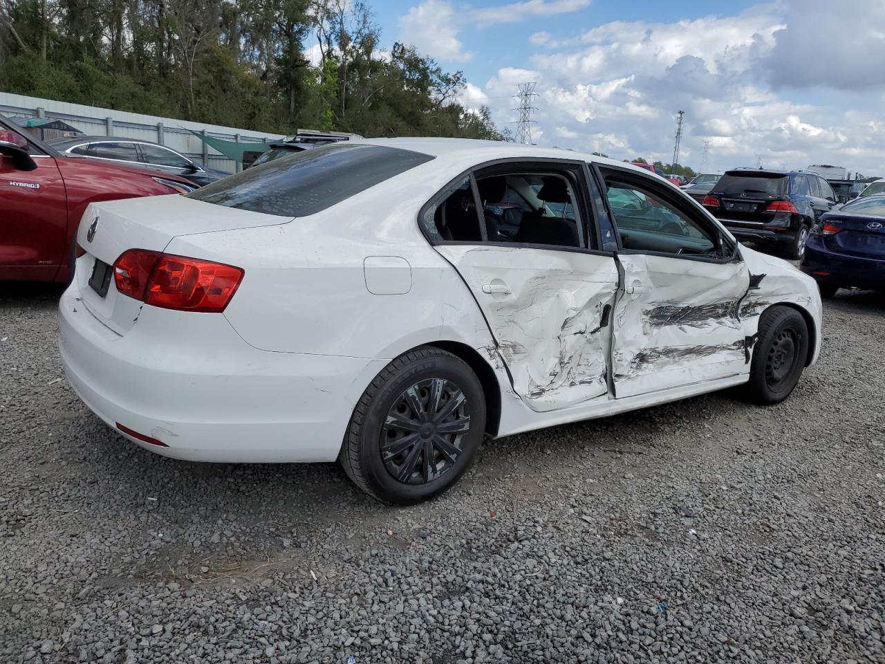 2014 Volkswagen Jetta - Image 3