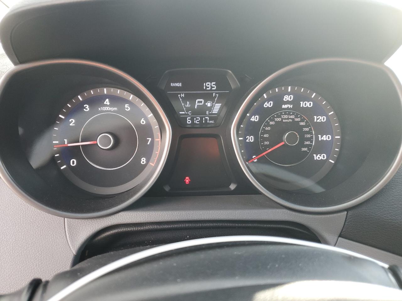 2016 Hyundai Elantra - Image 9