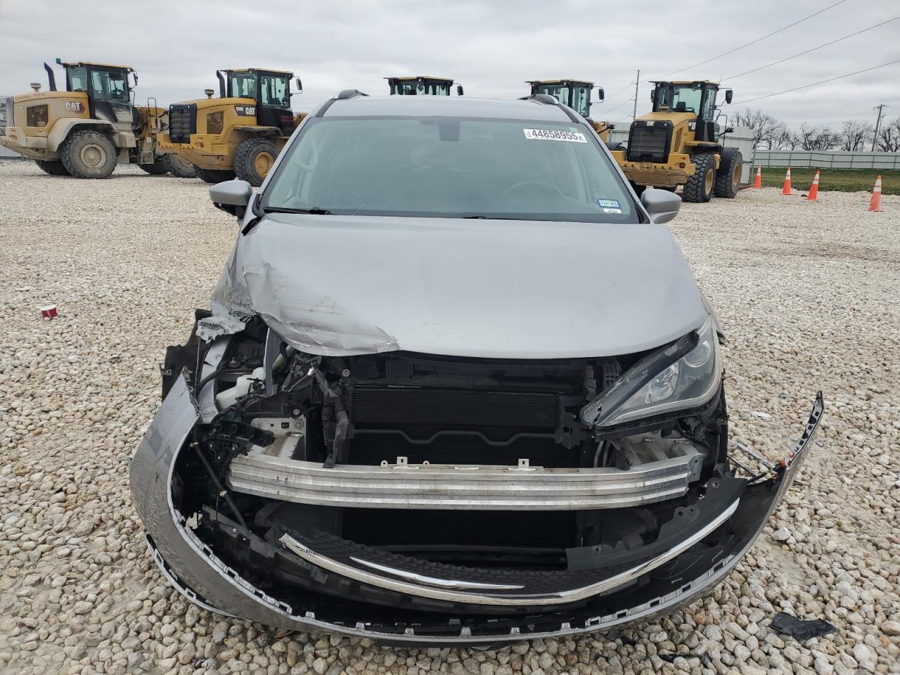 2017 Chrysler Pacifica - Image 5