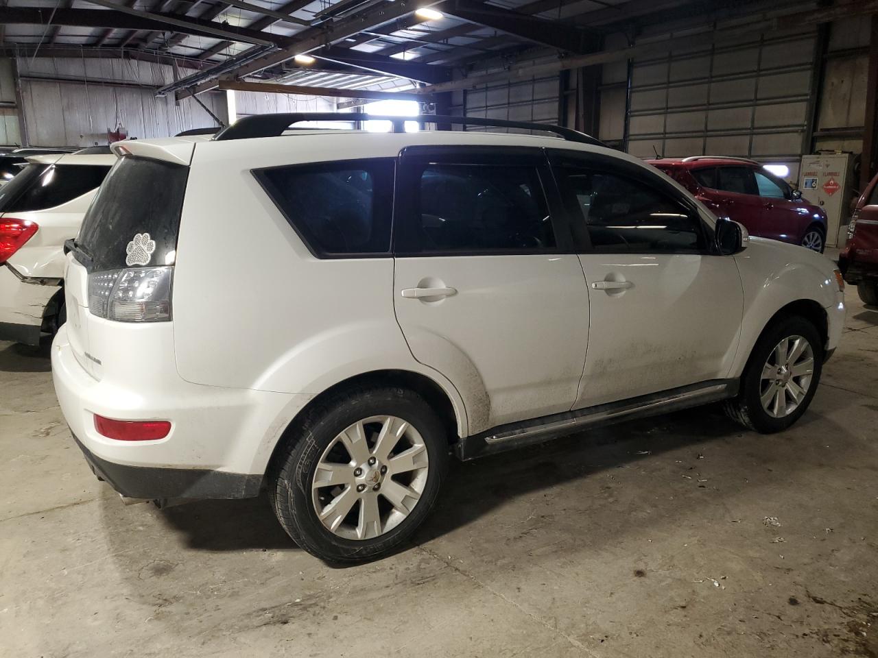 2010 Mitsubishi Outlander - Image 3