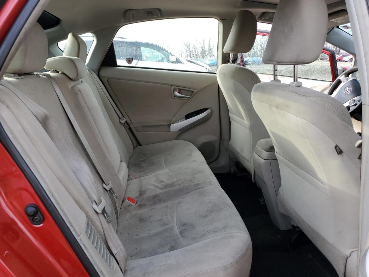2015 Toyota Prius - Image 10