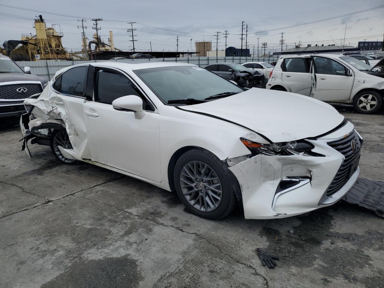 2018 Lexus ES - Image 4