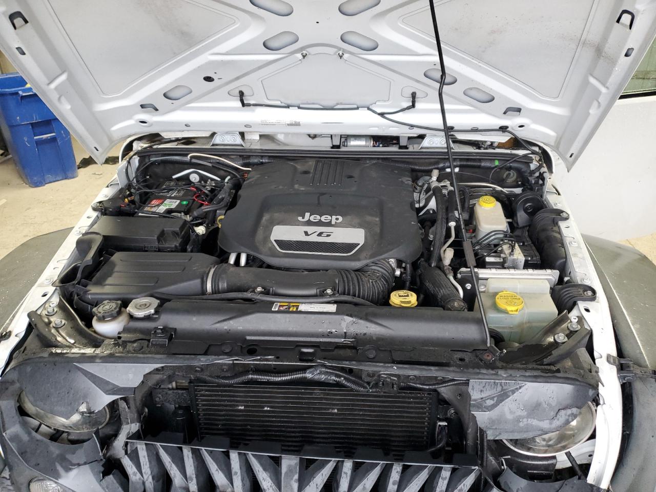 2016 Jeep Wrangler - Image 12