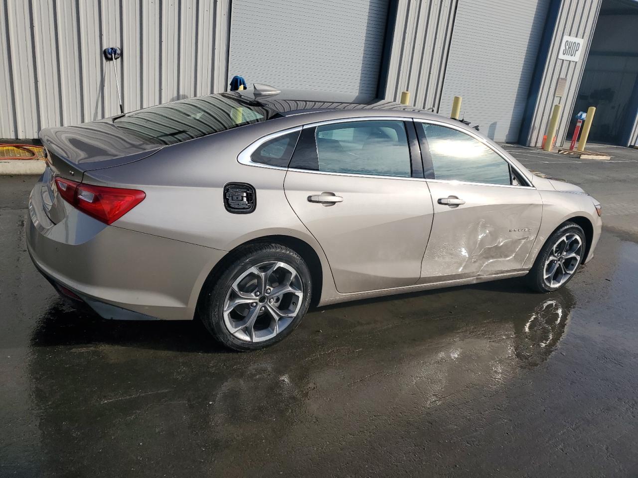 2023 Chevrolet Malibu - Image 3