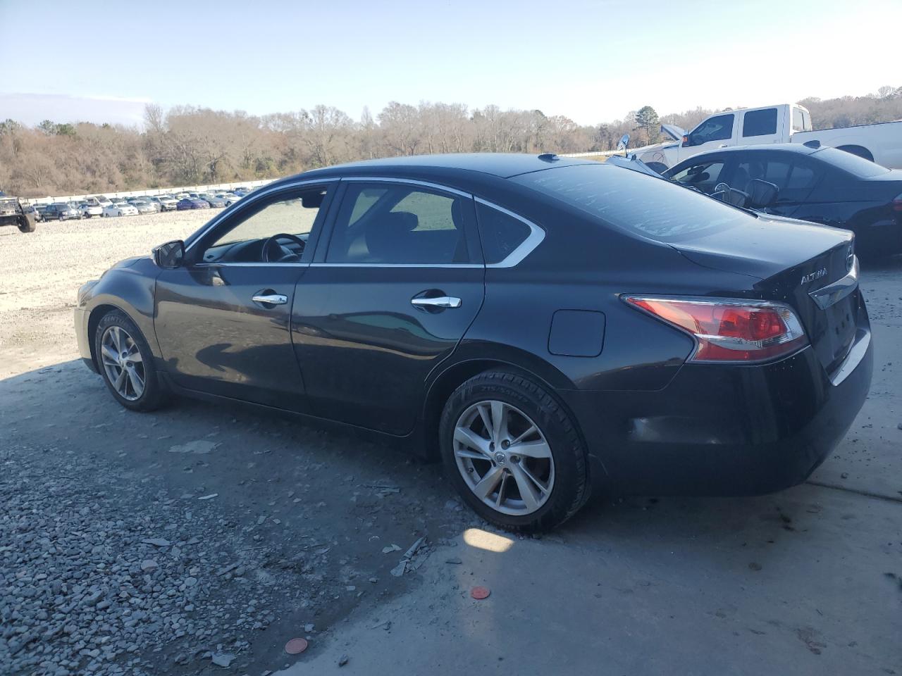 2015 Nissan Altima - Image 2