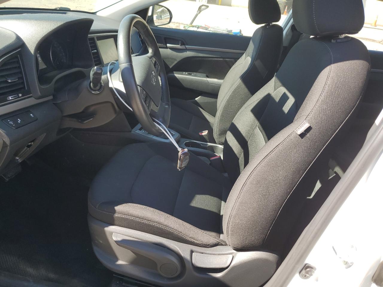 2018 Hyundai Elantra - Image 7