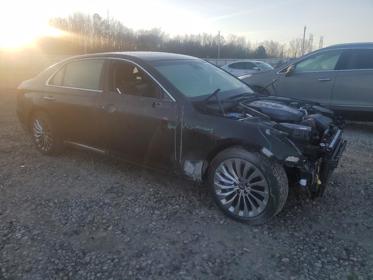 2018 Genesis G90 - Image 4