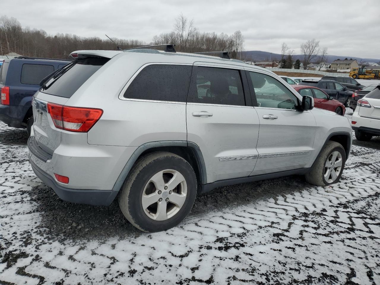 2011 Jeep Grand Cherokee - Image 3