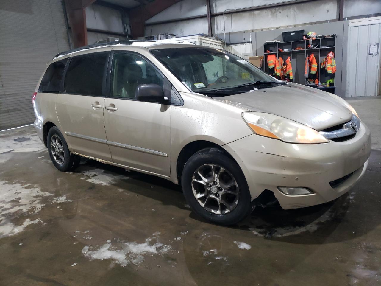 2006 Toyota Sienna - Image 4
