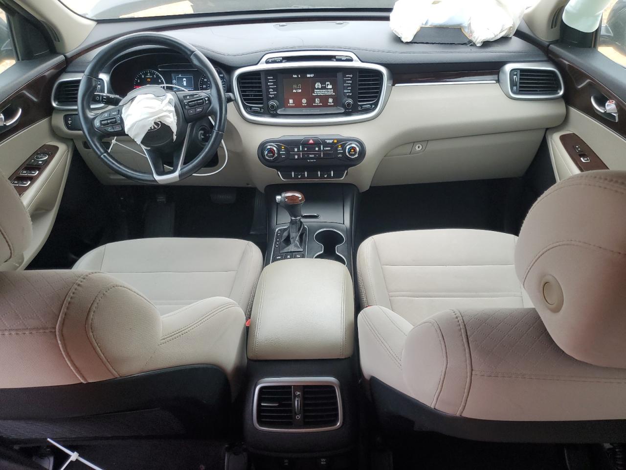 2017 Kia Sorento - Image 8