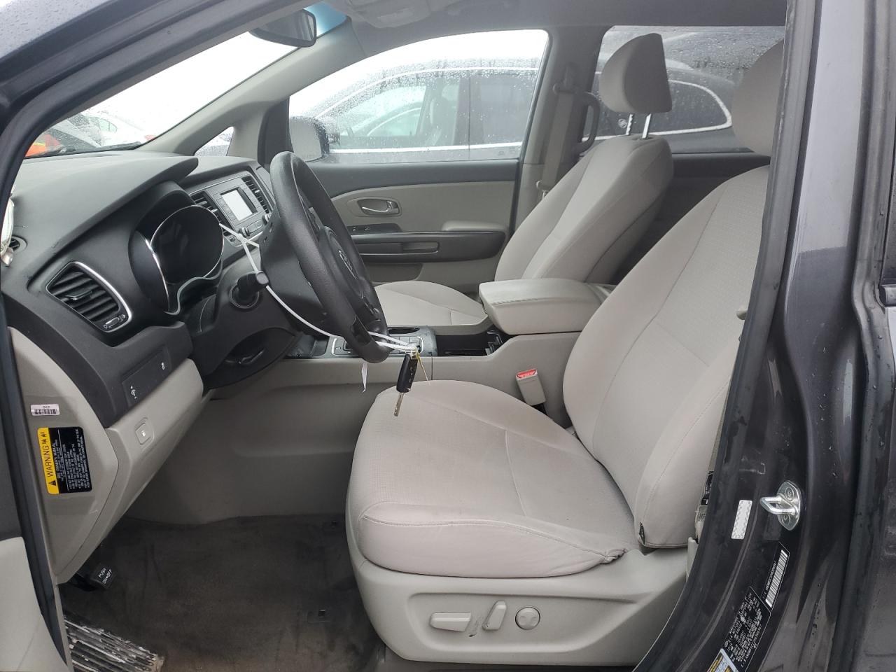 2017 Kia Sedona - Image 7