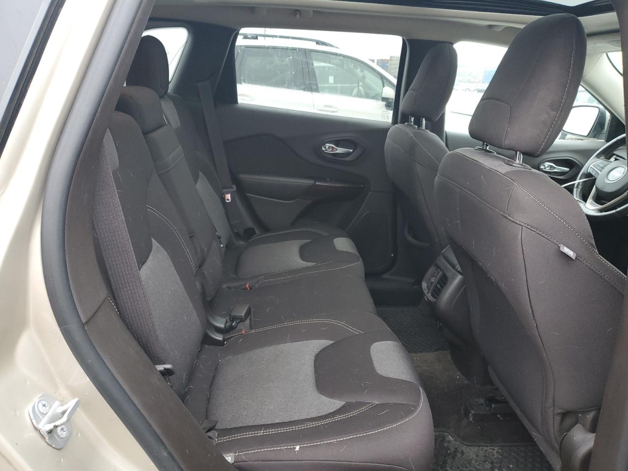 2014 Jeep Grand Cherokee - Image 11