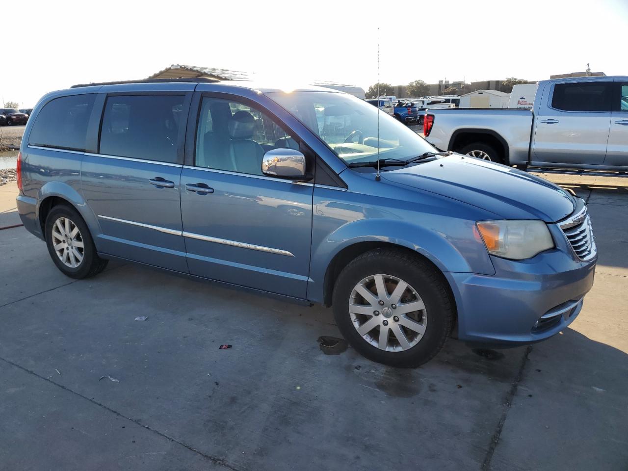 2012 Chrysler Town & Country - Image 4