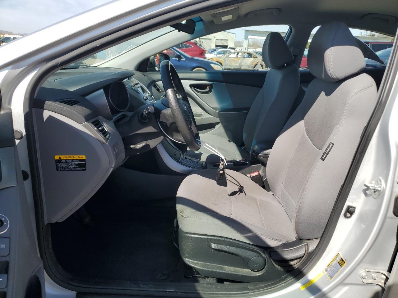 2013 Hyundai Elantra - Image 7