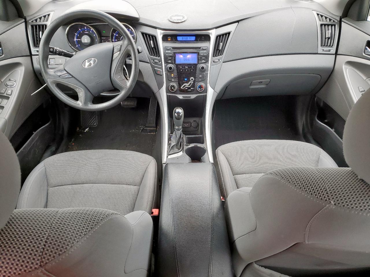 2013 Hyundai Sonata - Image 8