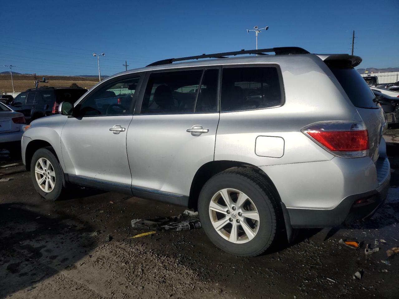 2013 Toyota Highlander - Image 2