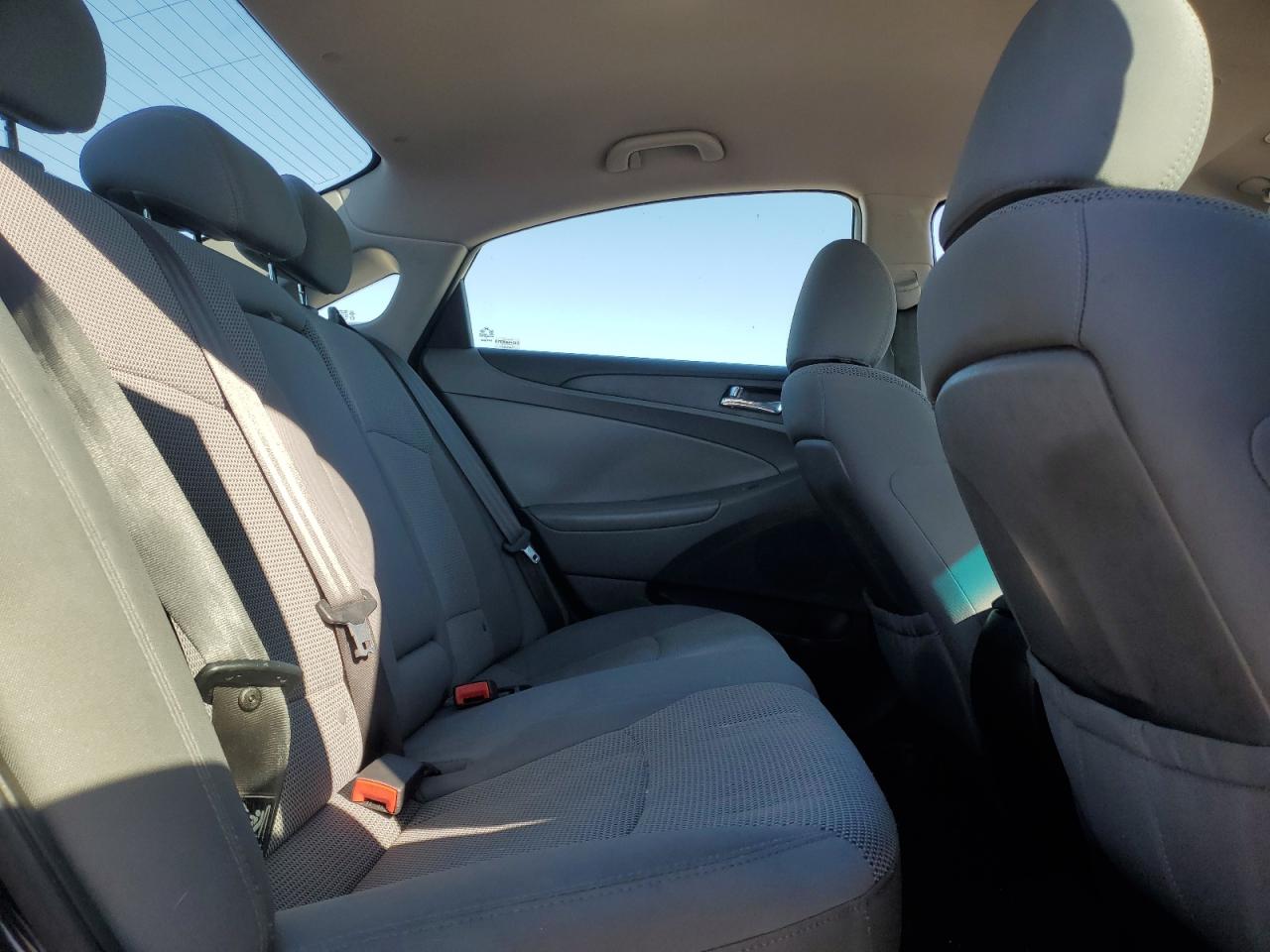 2013 Hyundai Sonata - Image 10