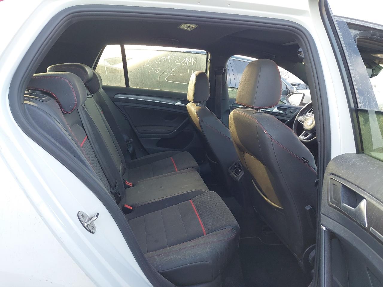 WVWFL2AU6JW077677 - 2018 Volkswagen Golf - #44659065