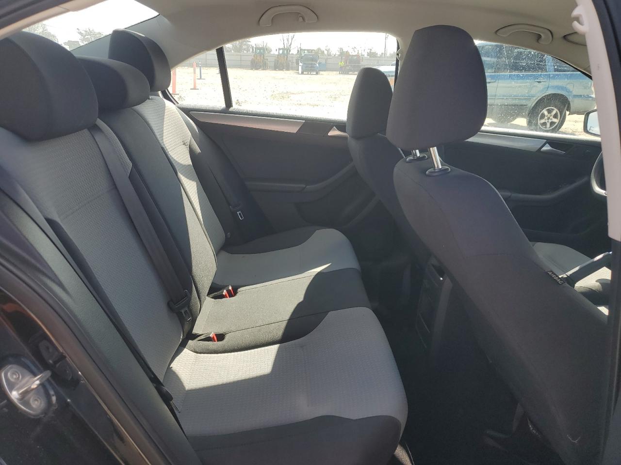 2017 Volkswagen Jetta - Image 10