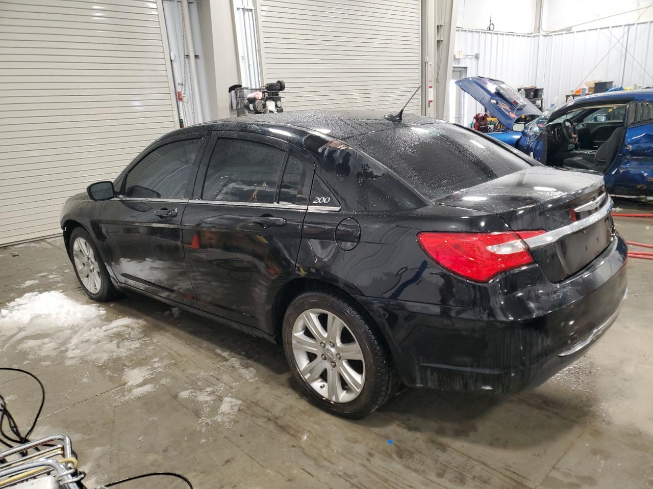 2012 Chrysler 200 - Image 2