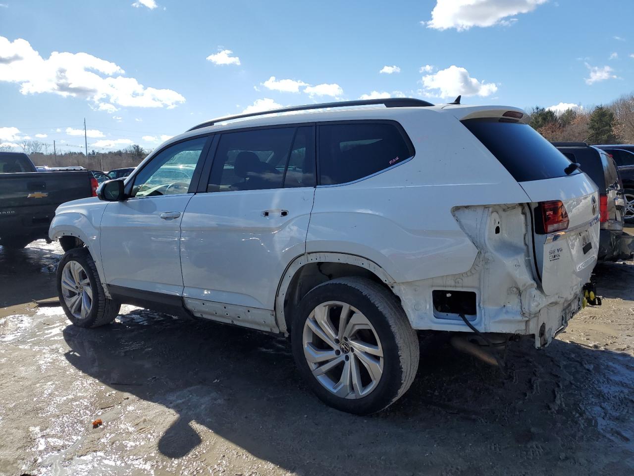 2021 Volkswagen Atlas - Image 2