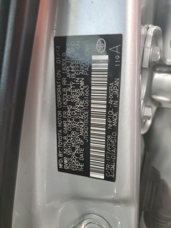 2014 Toyota Prius - Image 12