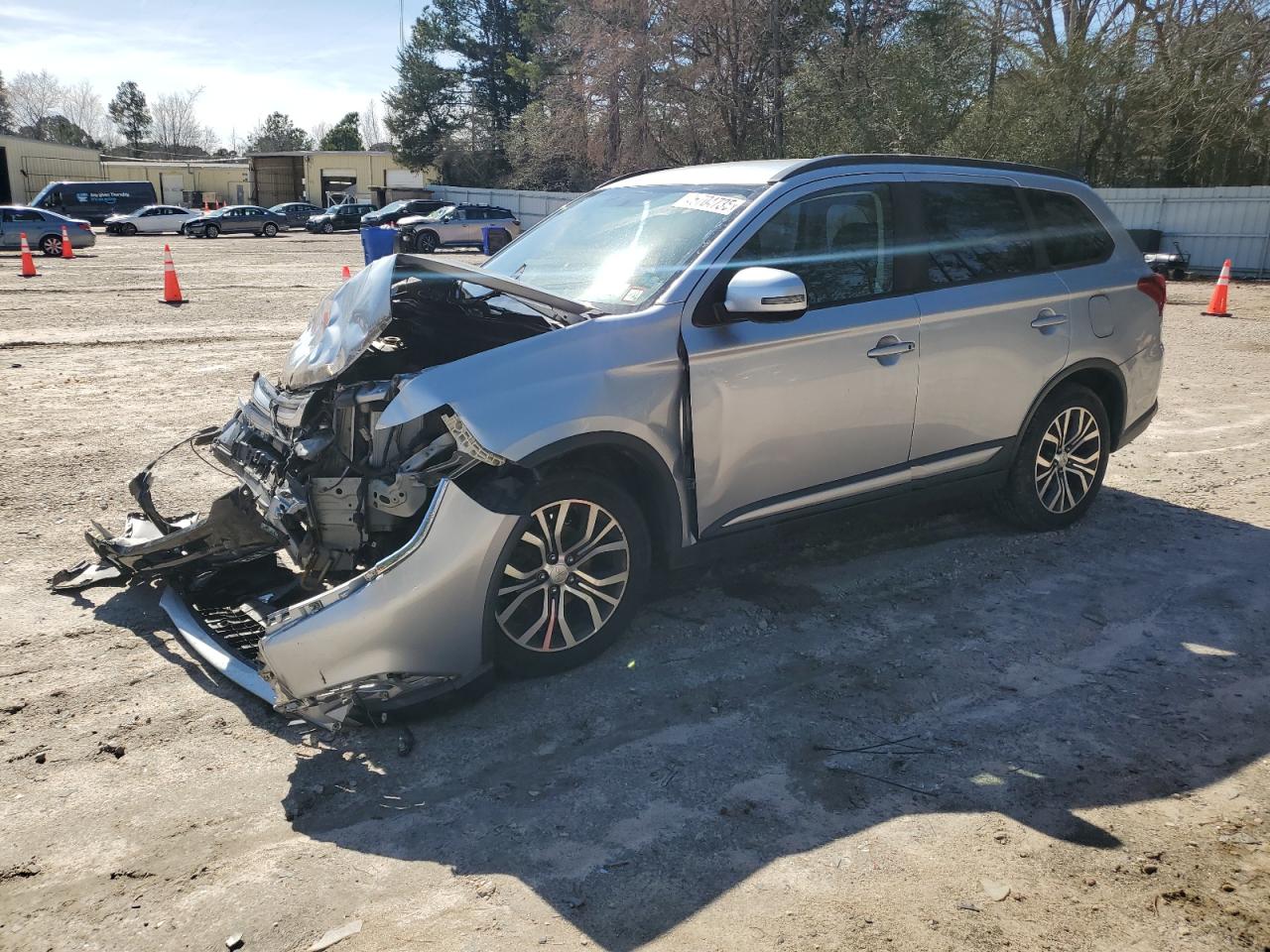 2016 Mitsubishi Outlander - Image 1
