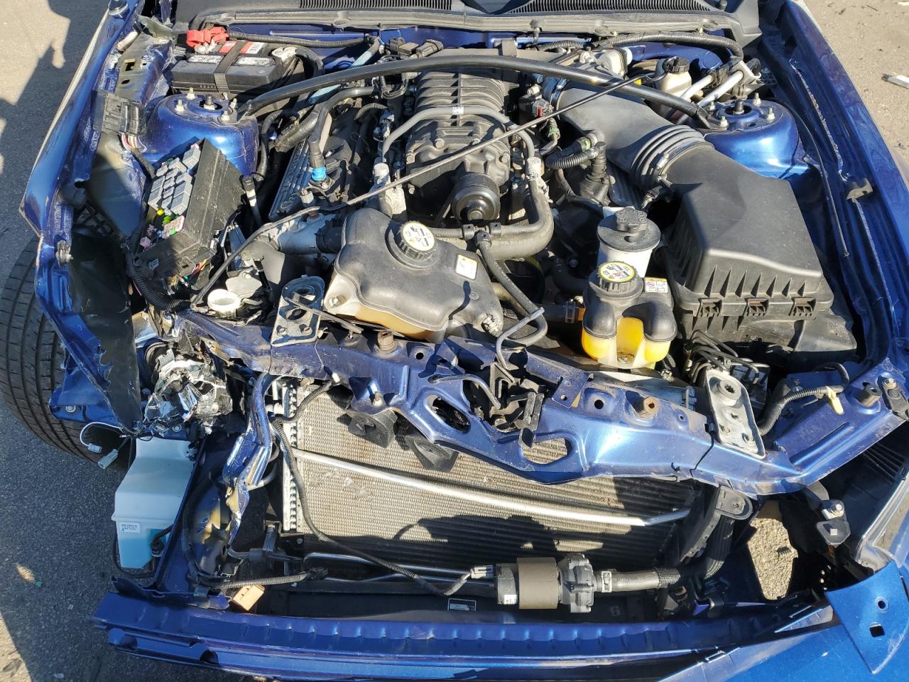 2009 Ford Mustang - Image 11
