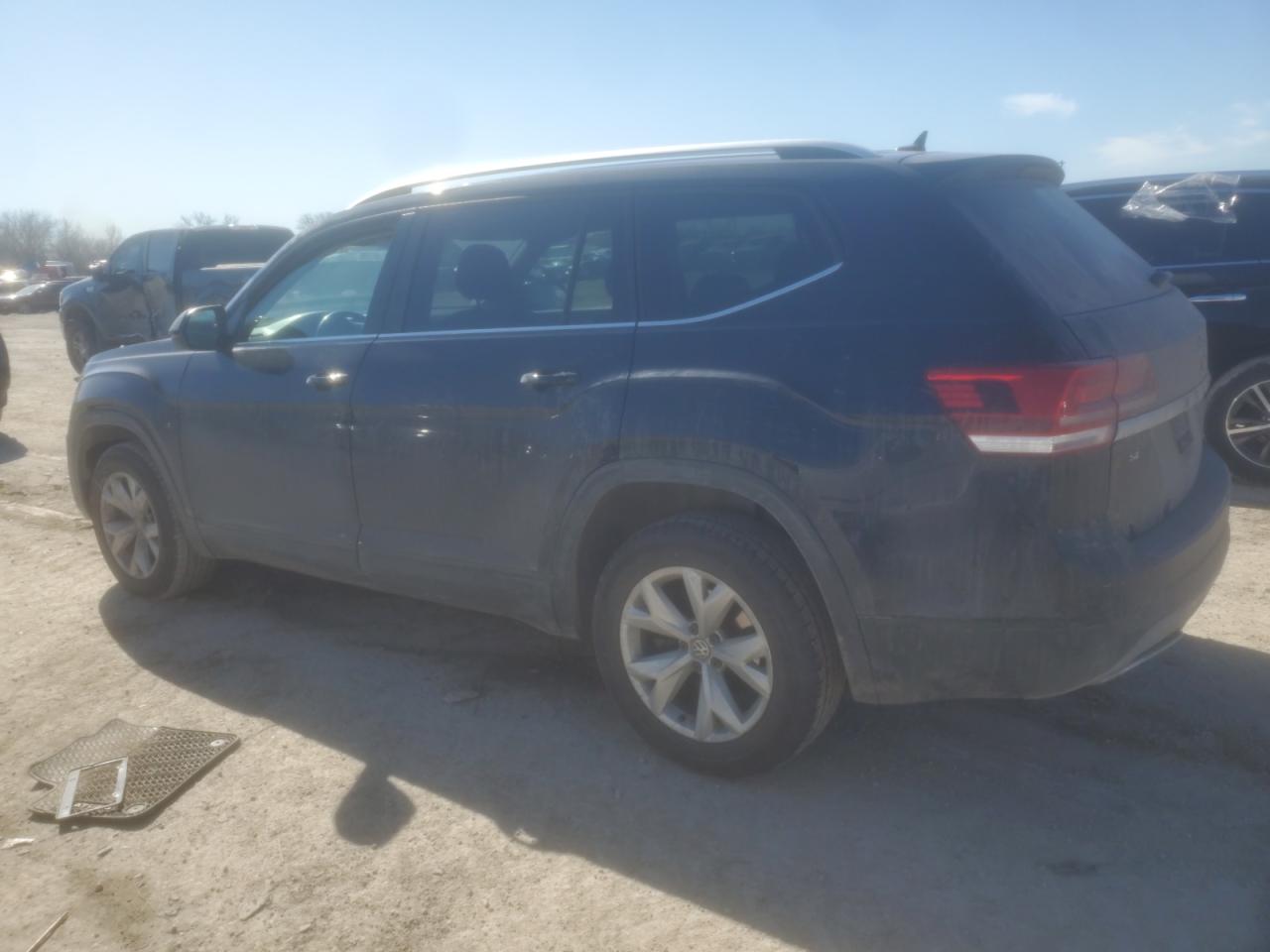 2018 Volkswagen Atlas - Image 2