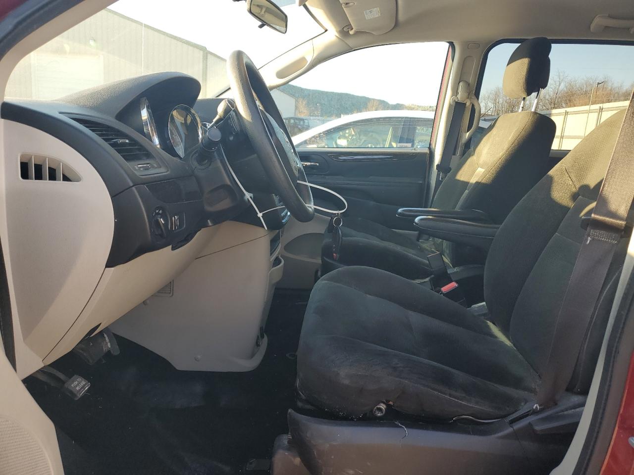 2016 Dodge Caravan - Image 7