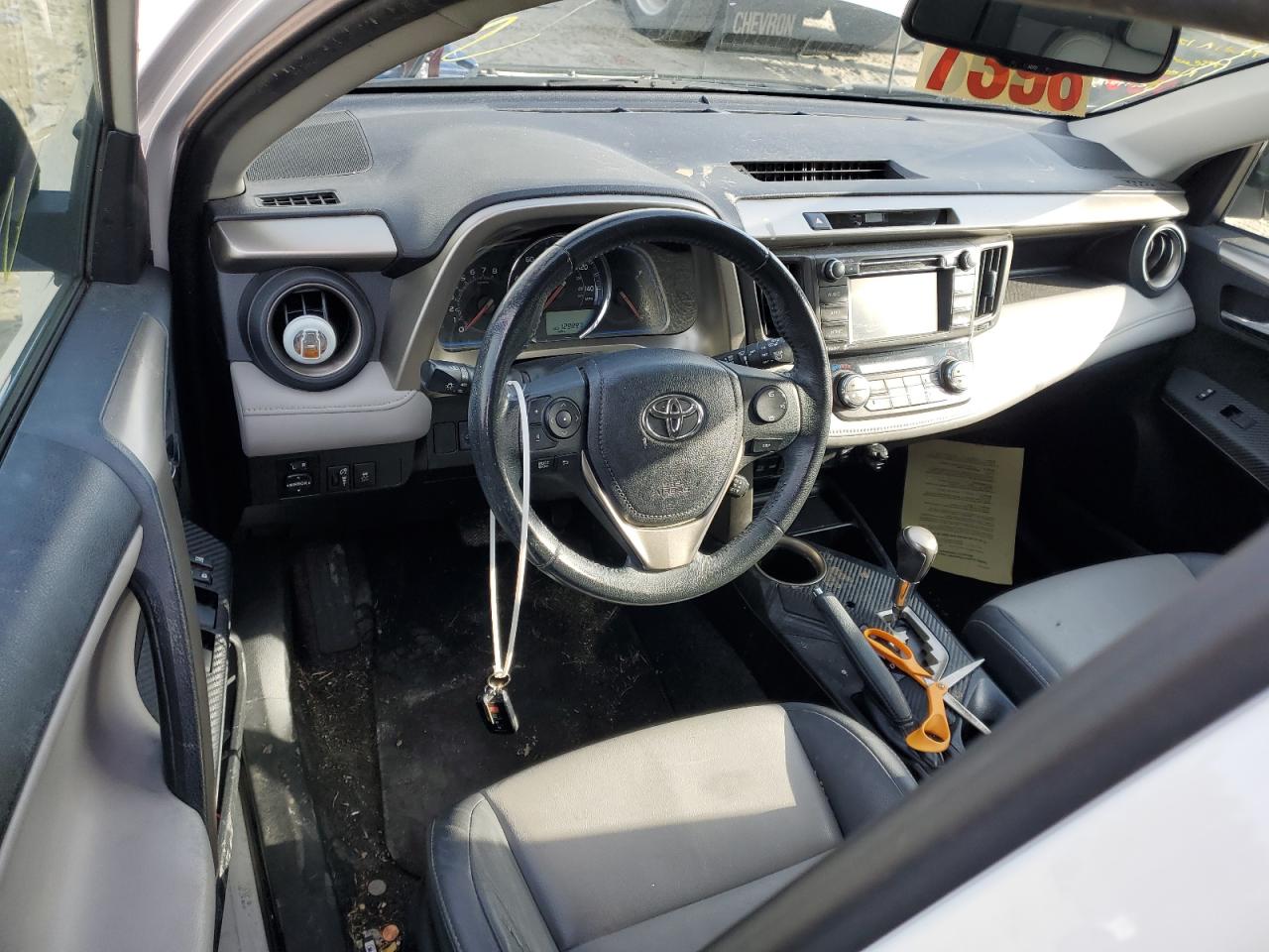 2014 Toyota RAV 4 - Image 8