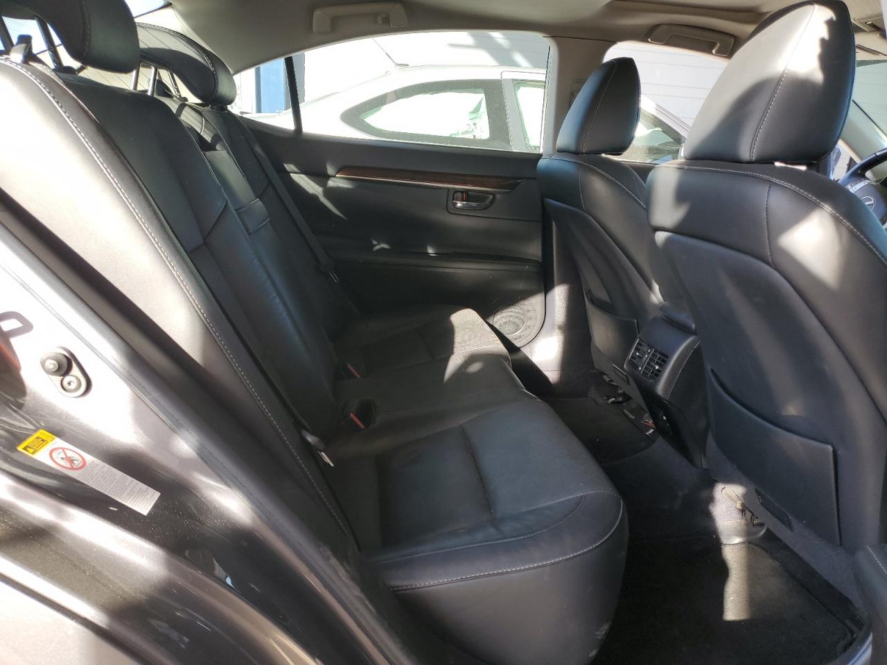 2015 Lexus ES - Image 10