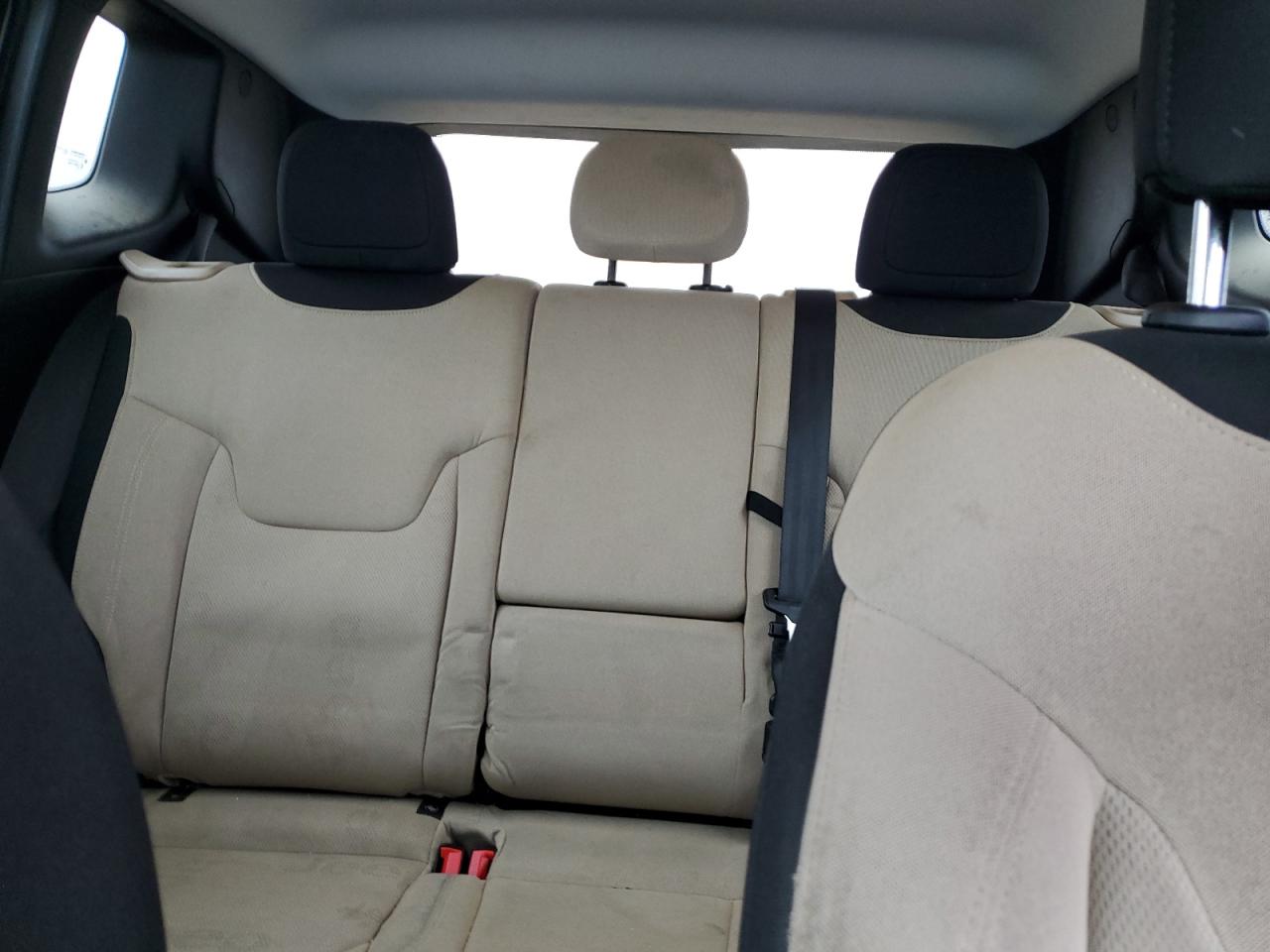 2015 Jeep Renegade - Image 10