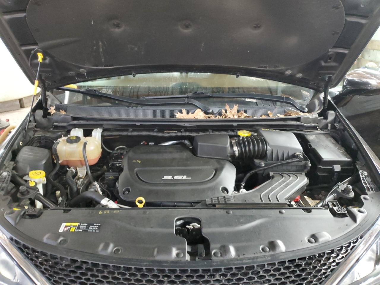 2017 Chrysler Pacifica - Image 12