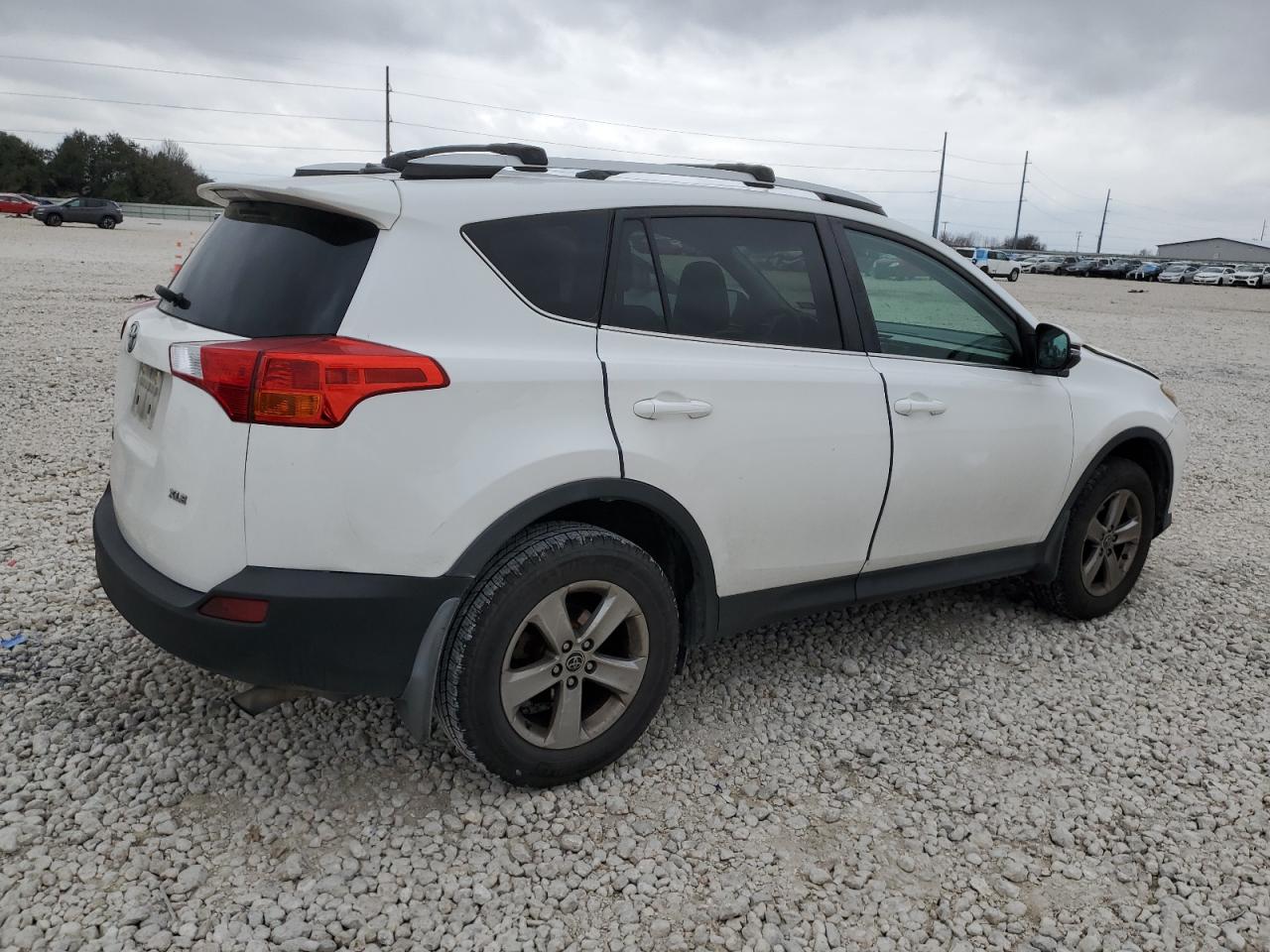 2015 Toyota RAV 4 - Image 3