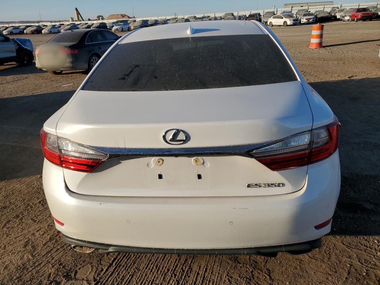 2018 Lexus ES - Image 6