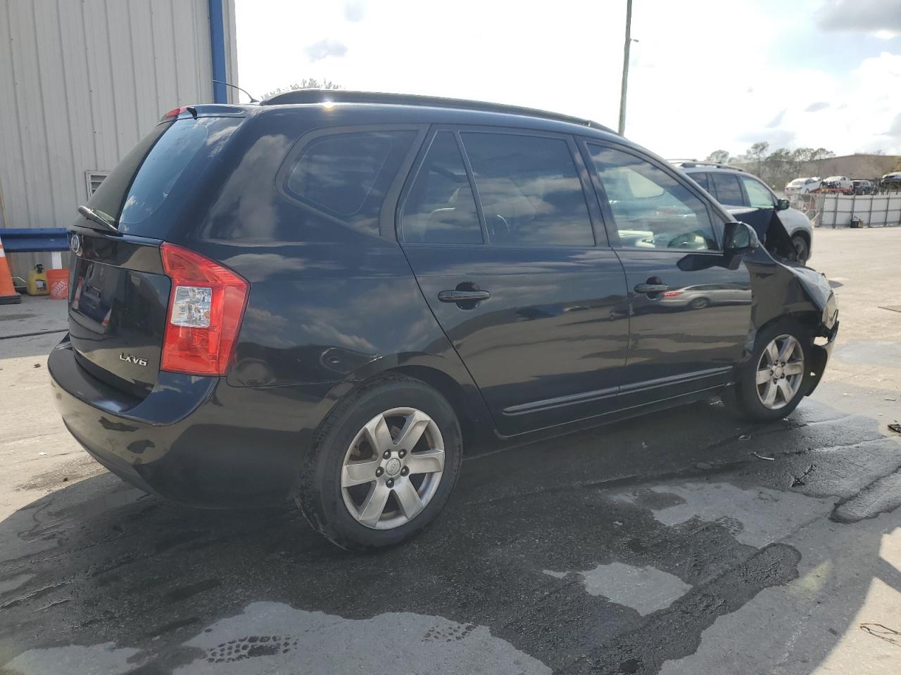 2008 Kia Rondo - Image 3