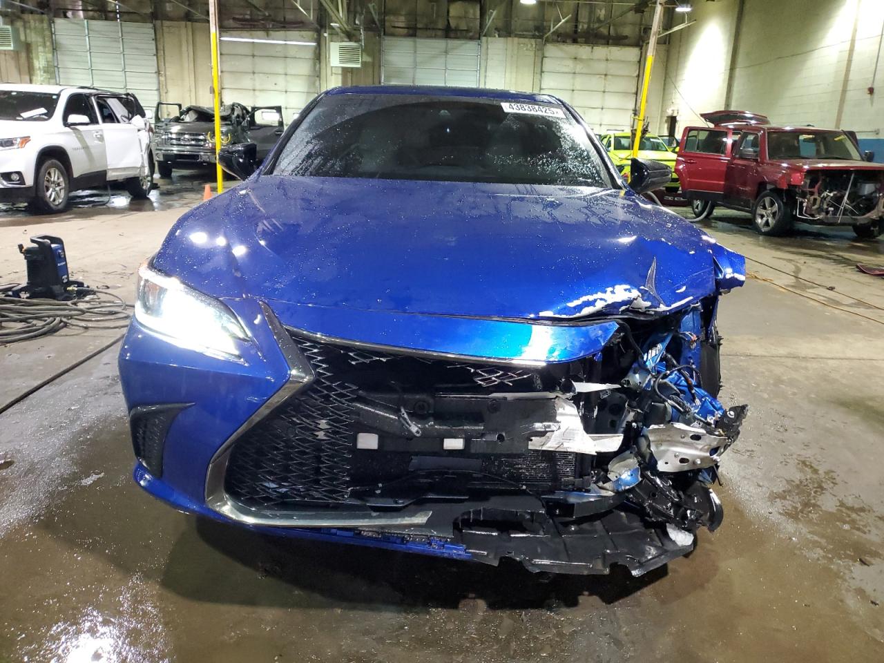 2021 Lexus ES - Image 5