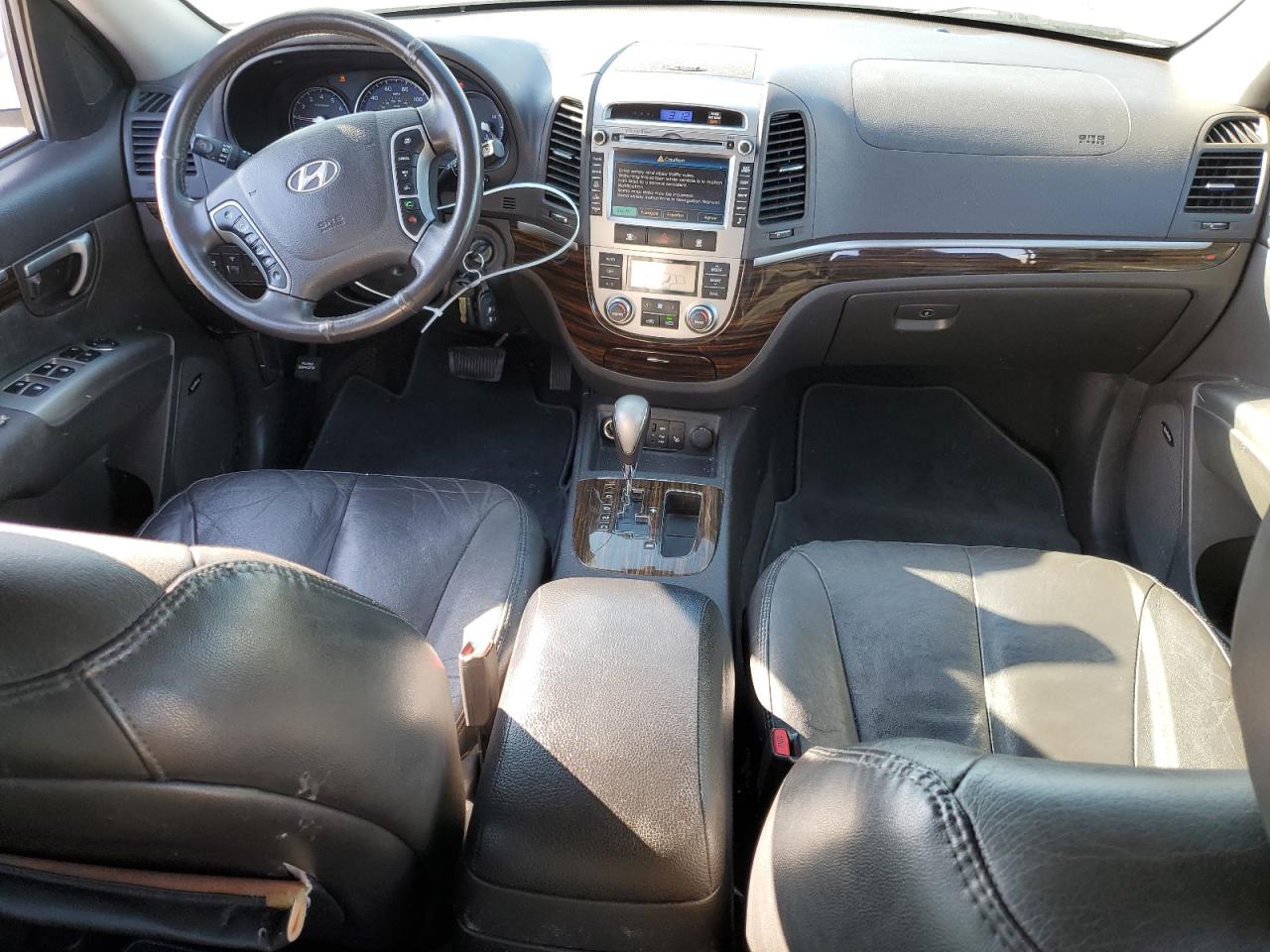 2012 Hyundai Santa Fe - Image 8