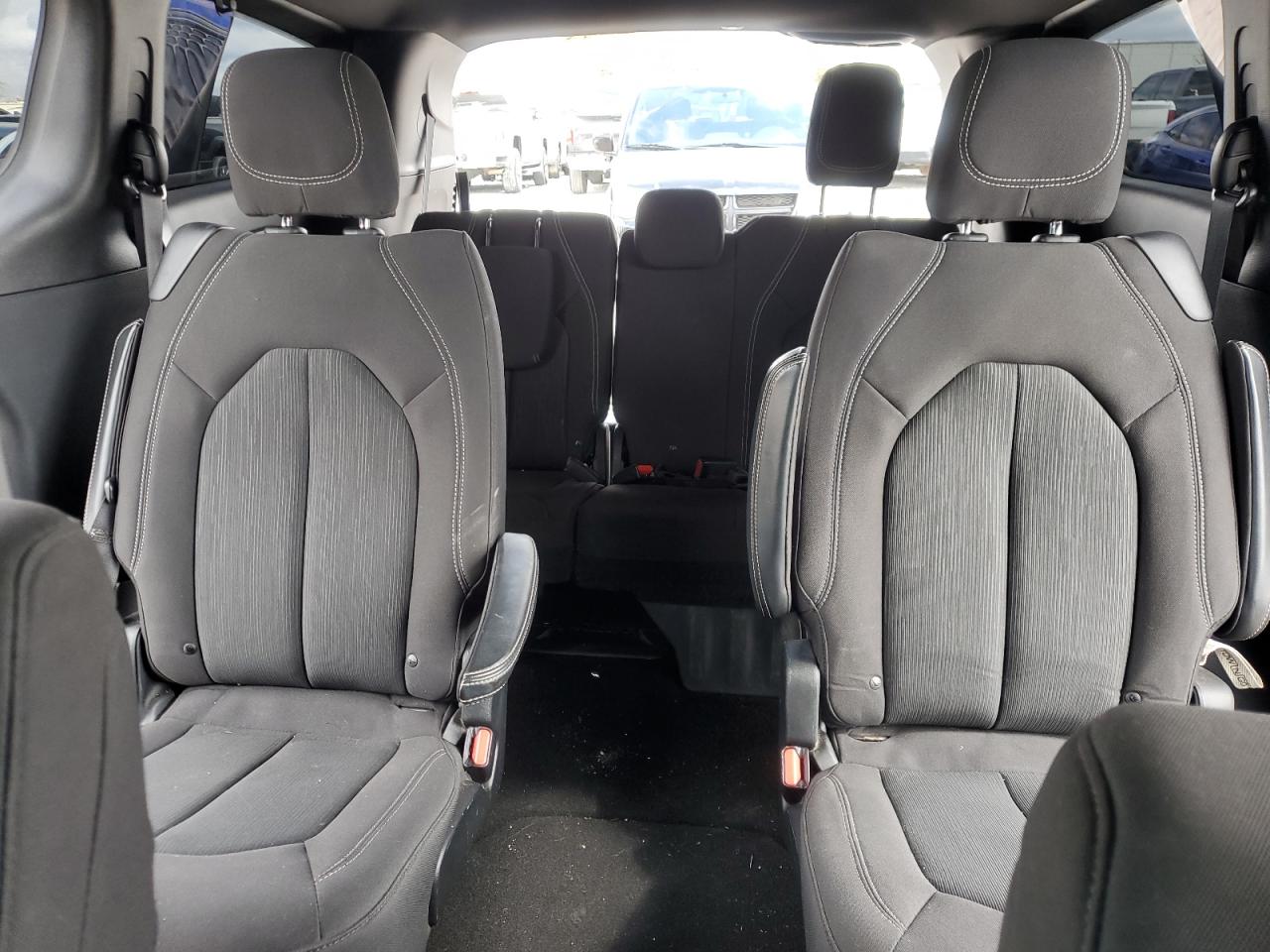 2019 Chrysler Pacifica - Image 10