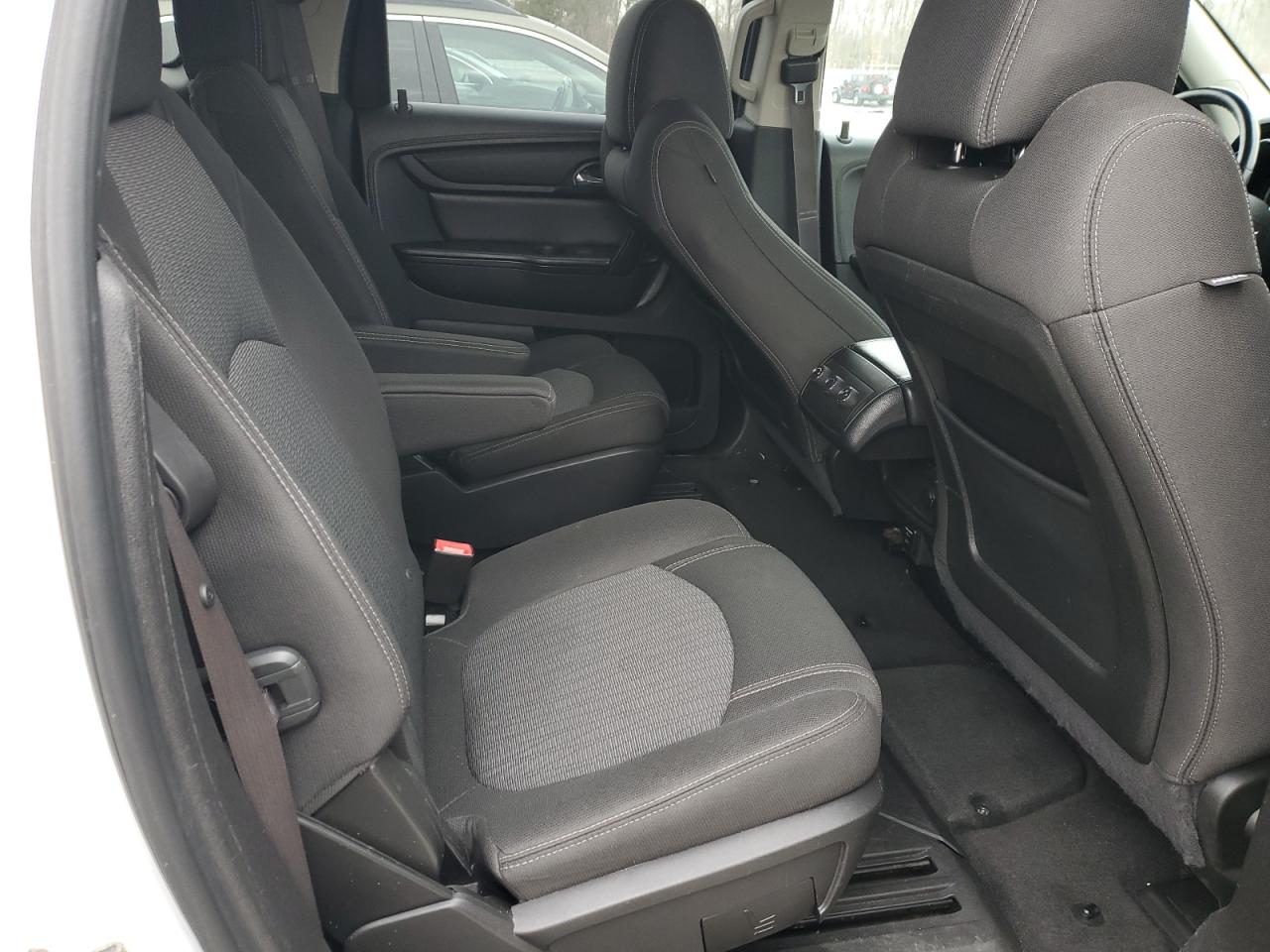 2015 Chevrolet Traverse - Image 11