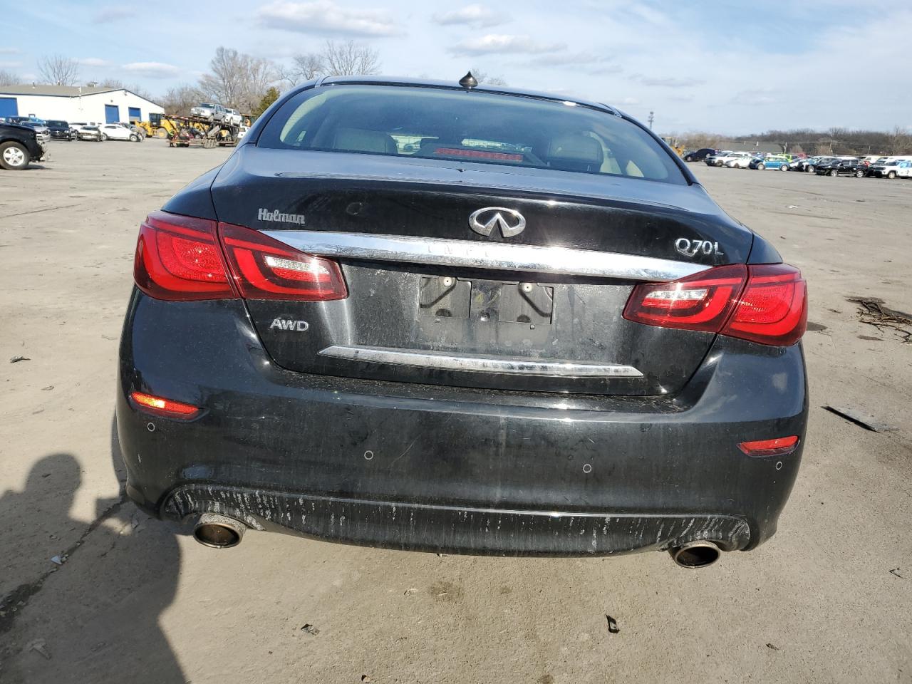 2017 Infiniti Q70 - Image 6