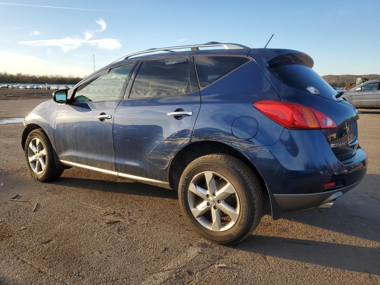 2010 Nissan Murano - Image 2