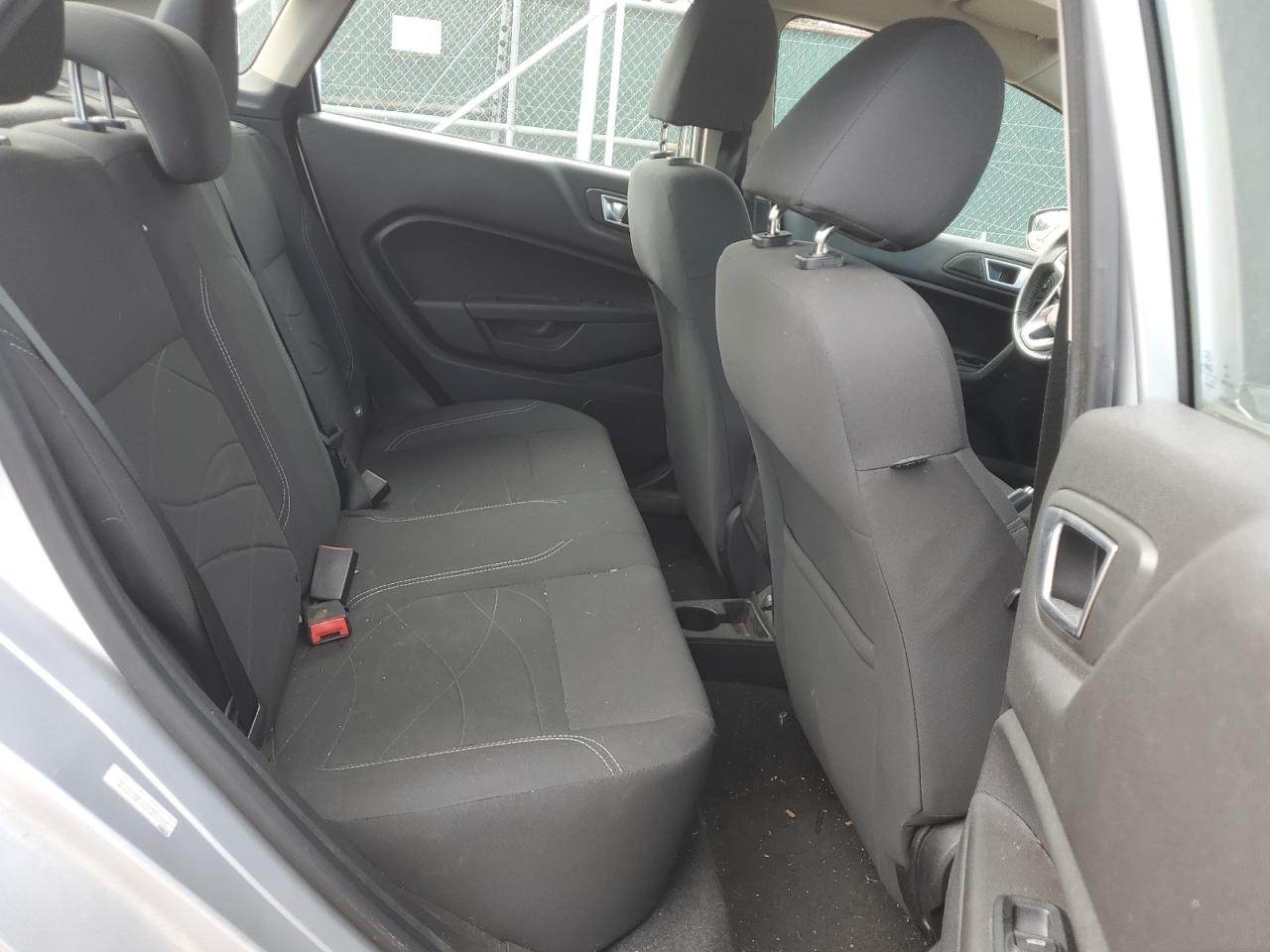 2014 Ford Fiesta - Image 10