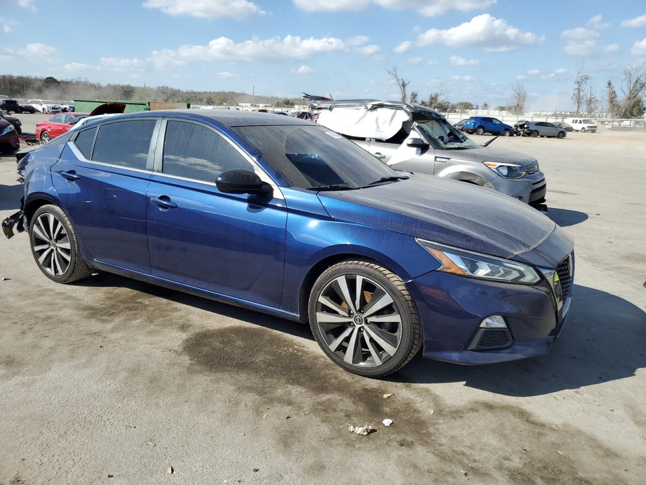 2019 Nissan Altima - Image 4