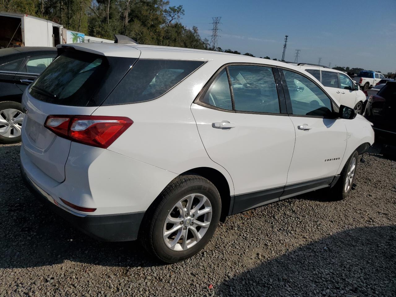 2018 Chevrolet Equinox - Image 3