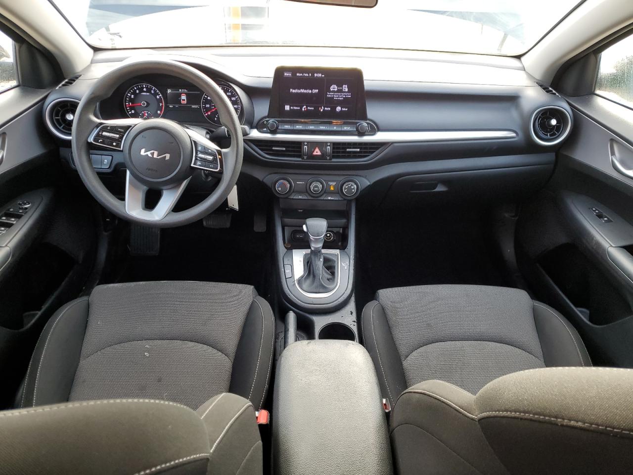 2022 Kia Forte - Image 8